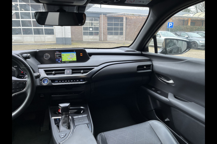 Lexus UX 250h Executive Line CLIMA / CRUISE / NAVI