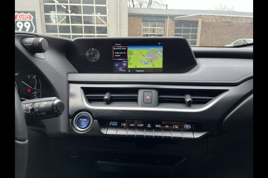 Lexus UX 250h Executive Line CLIMA / CRUISE / NAVI