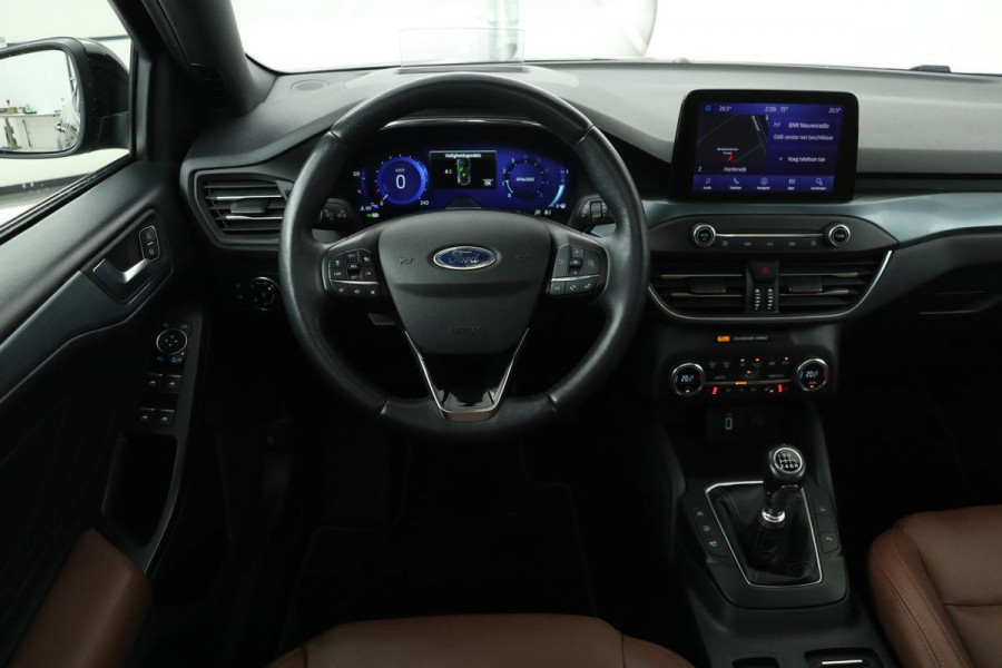 Ford Focus 1.0 EcoBoost Hybrid Active X | Leder | Panoramadak | Trekhaak | Adaptive Cruise | Head-up | Stoel & Stuurverwarming