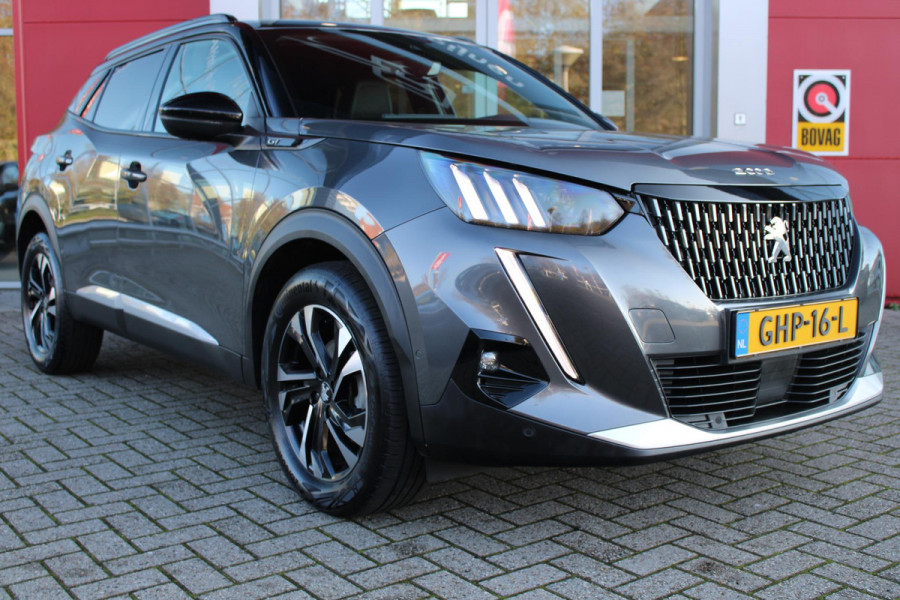 Peugeot 2008 1.2 130PK GT | NAVIGATIE 10" TOUCHSCREEN | APPLE CARPLAY/ANDROID AUTO | CRUISE CONTROL | ACHTERUITRIJ CAMERA | DODEHOEK BEWAKING | FULL LED KOPLAMPEN | 3-D INSTRUMENTENPANEEL | DAB+ RADIO | LICHTMETALEN VELGEN 17" |