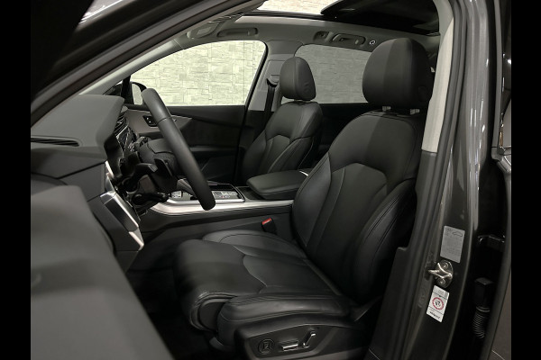 Audi Q7 55 TFSI e Quattro | ACC | Panorama | Massage | Stoelventilatie | Head-Up | Luchtvering | Trekhaak | LED-Matrix | Memory | Leder | Standkachel | Dodehoek | Camera | Draadloos Laden | Virtual Cockpit |