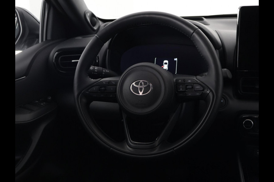 Toyota Yaris 1.5 Hybrid 130 Executive | JBL Audi | Stoel en stuur verwarming | Head Up Display | Navigatie