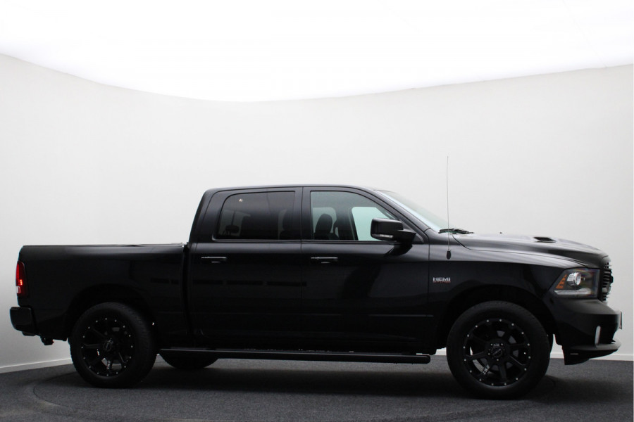 Dodge Ram 1500 5.7 V8 4x4 Crew Cab 5'7 Sport Leer, Camera, Apple Carplay, Cruise, PDC, Trekhaak, 20''