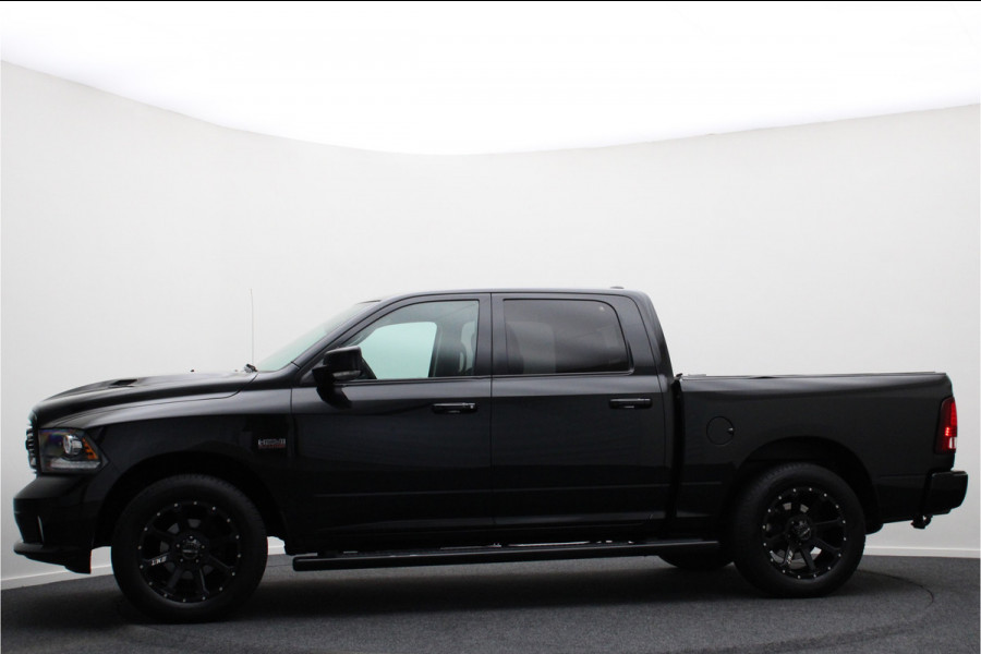 Dodge Ram 1500 5.7 V8 4x4 Crew Cab 5'7 Sport Leer, Camera, Apple Carplay, Cruise, PDC, Trekhaak, 20''