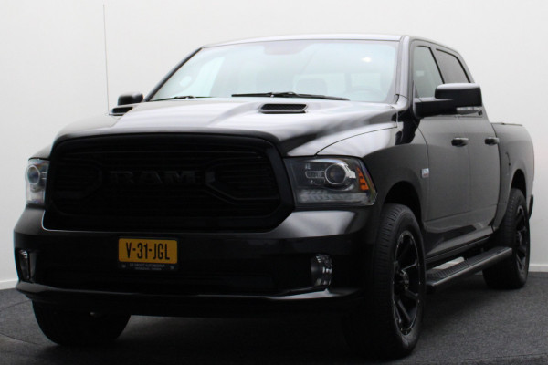 Dodge Ram 1500 5.7 V8 4x4 Crew Cab 5'7 Sport Leer, Camera, Apple Carplay, Cruise, PDC, Trekhaak, 20''