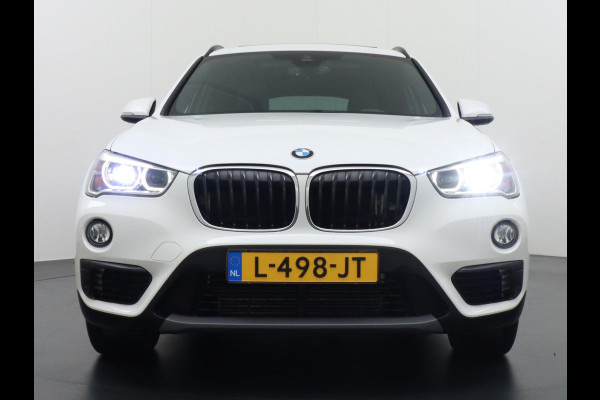 BMW X1 XDrive20i 4WD High Executive XLINE VAN 27.900 VOOR 25.877 EINDEJAARSVOORDEEL 2.023 | LEDER | PANO | STOELVERWARMING