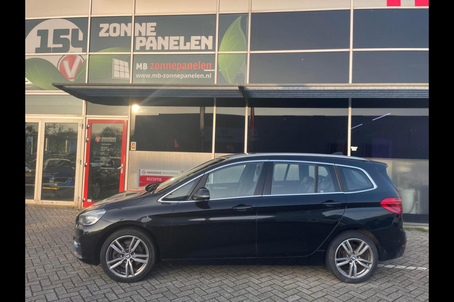 BMW 2 Serie Gran Tourer 220i Luxury 7 persoons / automaat / leer