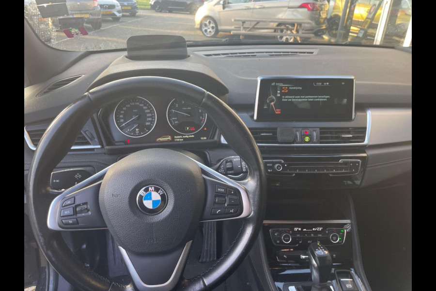 BMW 2 Serie Gran Tourer 220i Luxury 7 persoons / automaat / leer