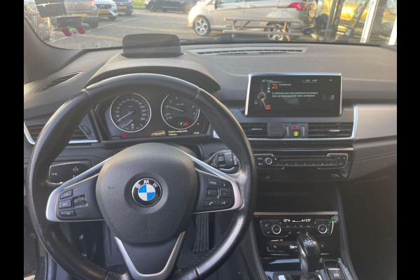 BMW 2 Serie Gran Tourer 220i Luxury 7 persoons / automaat / leer