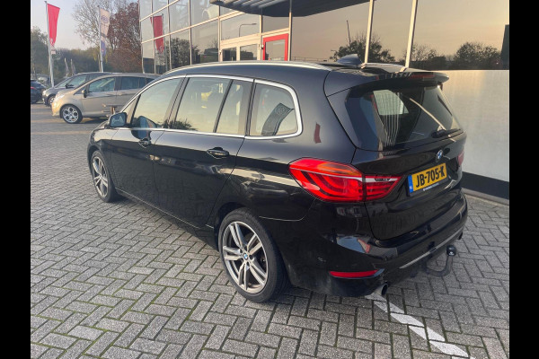 BMW 2 Serie Gran Tourer 220i Luxury 7 persoons / automaat / leer