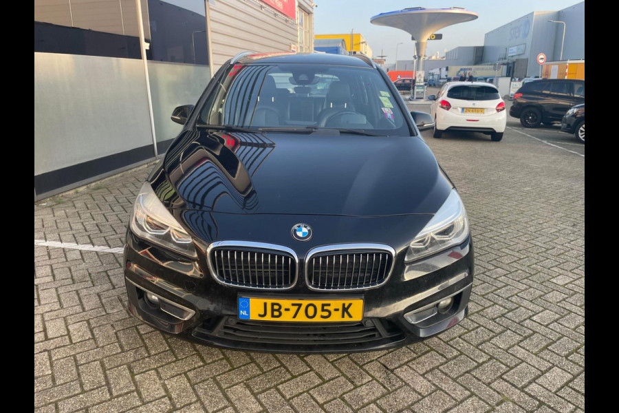 BMW 2 Serie Gran Tourer 220i Luxury 7 persoons / automaat / leer