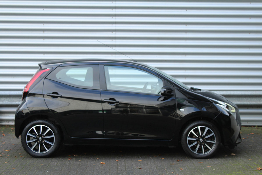 Toyota Aygo 1.0 VVT-i 73pk x-play limited NL-Auto NAP Airco Carplay El. Ramen CPV