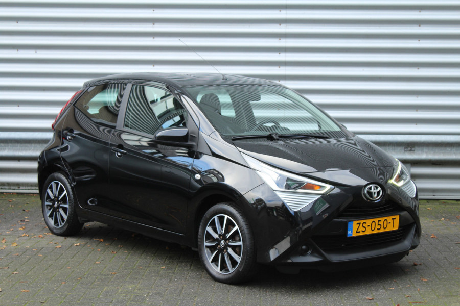 Toyota Aygo 1.0 VVT-i 73pk x-play limited NL-Auto NAP Airco Carplay El. Ramen CPV