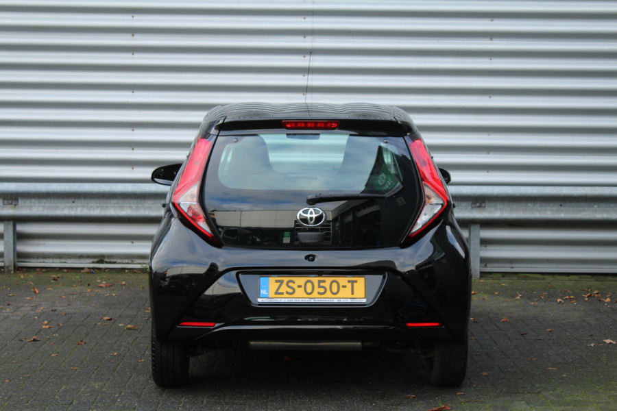 Toyota Aygo 1.0 VVT-i 73pk x-play limited NL-Auto NAP Airco Carplay El. Ramen CPV