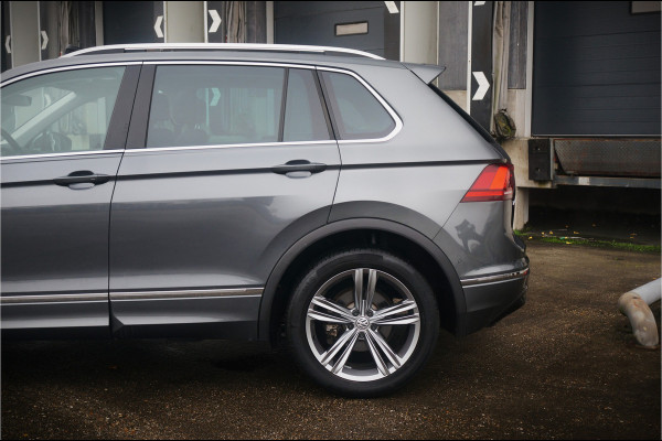 Volkswagen Tiguan 1.4 TSI ACT Highline Business R | R-Line | Panoramadak | Massage | Stoelverwarming | Camera | Adaptive Cruise Control | Keyless | Apple Carplay | Elektische Achterklep |