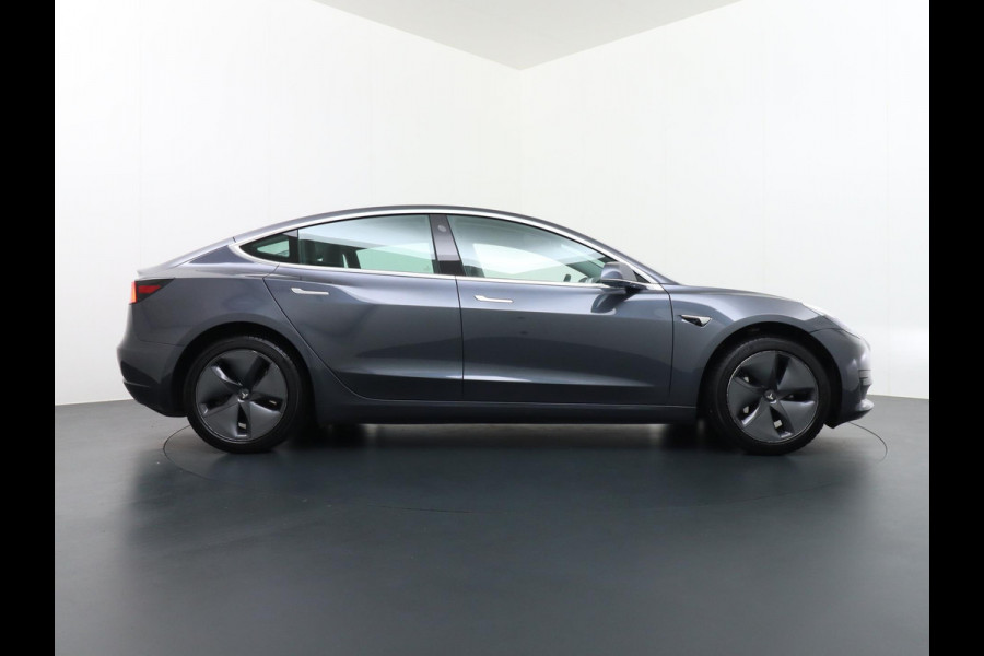 Tesla Model 3 Standard RWD Plus 60 kWh VAN: 25.900,- VOOR 19.770,- EINDEJAARSVOORDEEL: 6.130,- | TREKHAAK MET 1000KG TREKGEW.