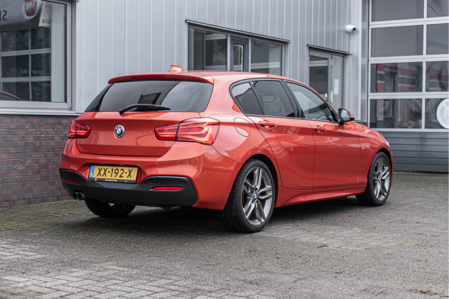 BMW 1-serie 125i M Sport | Handgeschakeld | Eindejaars opruiming van € 21.850.-