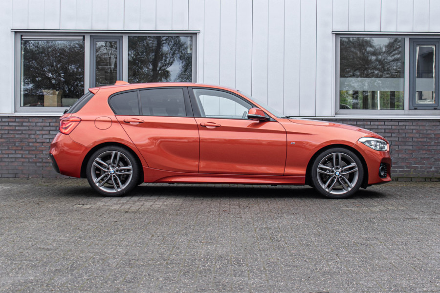 BMW 1-serie 125i M Sport | Handgeschakeld | Eindejaars opruiming van € 21.850.-