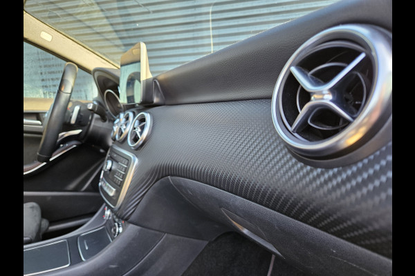 Mercedes-Benz A-Klasse 180 Business Solution AMG 7G - Tronic | Panodak | Alcantara Sportstoelen Memory | Camera | Trekhaak Afn. | Keyless |  Stoelverwarming | Climate Control | 18"L.M |