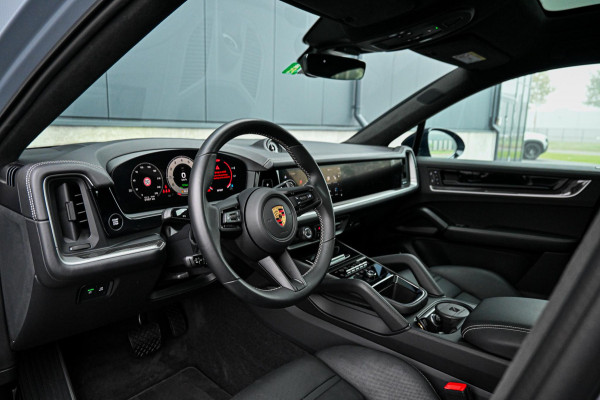 Porsche Cayenne Coupé 3.0 E-Hybrid *Burmester 3D / Luchtvering / Stoelventilatie / Soft-Close / Bijrijders-display / HUD / Keyless*