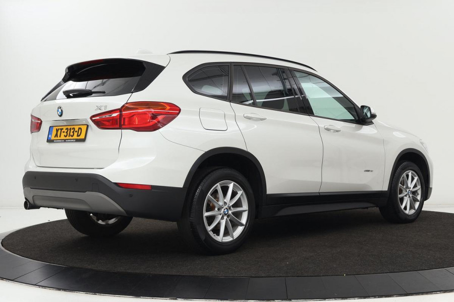 BMW X1 sDrive18i | Stoelverwarming | PDC | Bluetooth | Airco