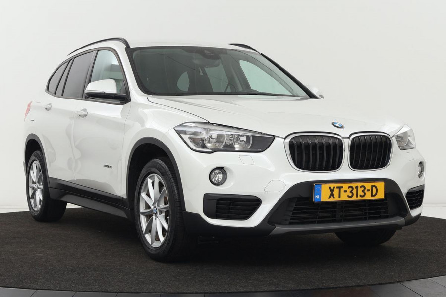 BMW X1 sDrive18i | Stoelverwarming | PDC | Bluetooth | Airco