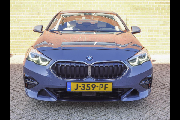 BMW 2 Serie Gran Coupé 218i Corporate High Executive | Demo | Navigatie | Carplay/Android Auto  | Head-up Dislpay | Blind Spot Assist | Adaptive Cruise Control | Camera | Parkeersensoren | Virtual Cockpit  | Ledverlichting Sfeerverlichting | Hifi systeem