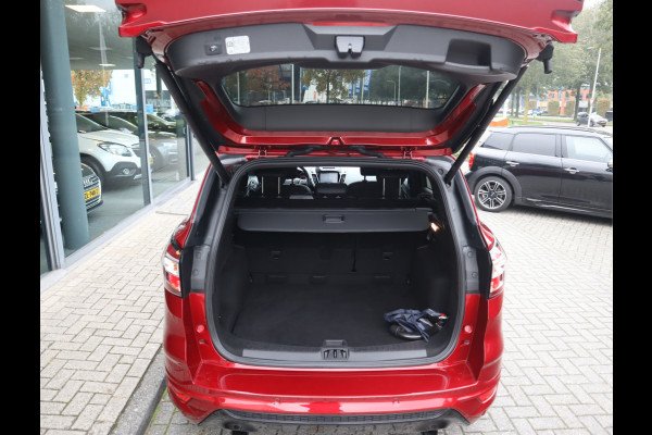 Ford Kuga 1.5 150 PK EcoBoost ST Line / Trekhaak