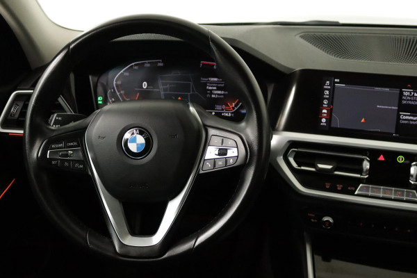 BMW 3-serie 320i Executive Edition Automaat (NAVIGATIE, CARPLAY, LEDER, 1e EIGENAAR, DEALER ONDERHOUDEN)