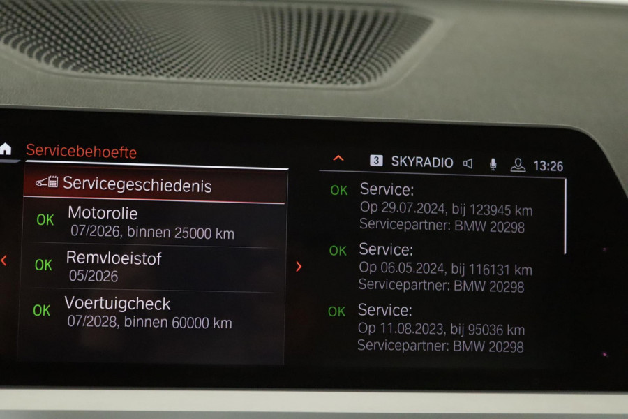 BMW 3-serie 320i Executive Edition Automaat (NAVIGATIE, CARPLAY, LEDER, 1e EIGENAAR, DEALER ONDERHOUDEN)