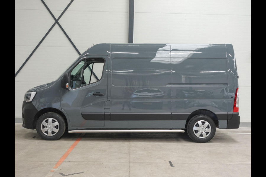 Renault Master T33 2.3 dCi 135PK L2H2 Work Edition Airco Cruise Camera Navi PDC Trekhaak