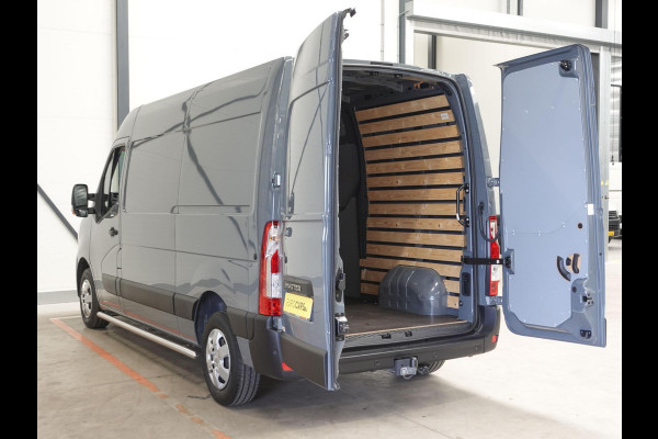 Renault Master T33 2.3 dCi 135PK L2H2 Work Edition Airco Cruise Camera Navi PDC Trekhaak