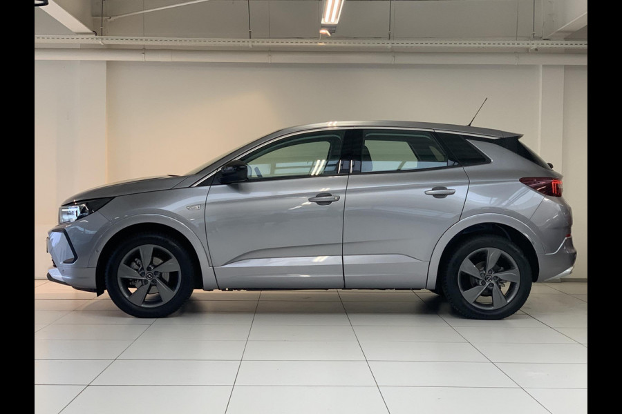 Opel Grandland 1.2 Turbo Level 2 Edition | Apple Carplay/Android Auto | Stoelverwarming | Stuurverwarming | All Season Banden | Parkeer Sensoren Voor/Achter |