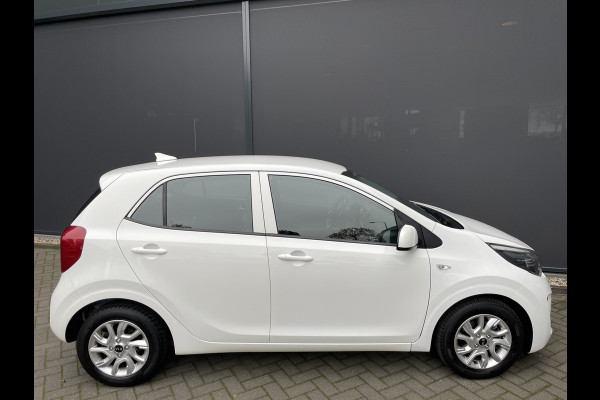 Kia Picanto 1.0 MPi DynamicPlusLine Climate control - Cruise control - Navi - A-uitrijcamera - MF-lederen stuurwiel - Ramen E-voor en achter - Apple CP/Android auto - A-bank in delen neerklapbaar