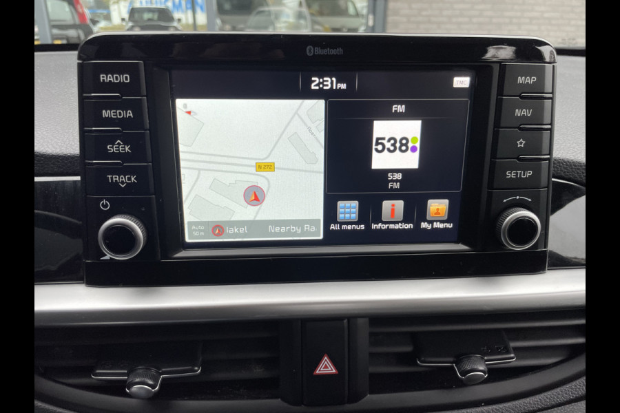 Kia Picanto 1.0 MPi DynamicPlusLine Climate control - Cruise control - Navi - A-uitrijcamera - MF-lederen stuurwiel - Ramen E-voor en achter - Apple CP/Android auto - A-bank in delen neerklapbaar