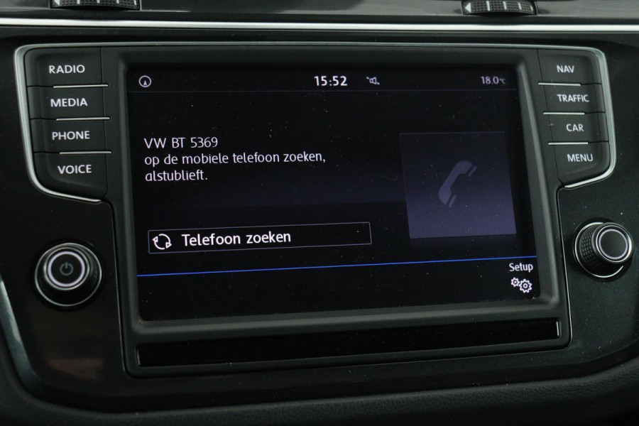 Volkswagen Tiguan 1.4 TSI Connected Series | Leder | Trekhaak | Camera | Carplay | Park Assist | Full LED | Climate control | Cruise control