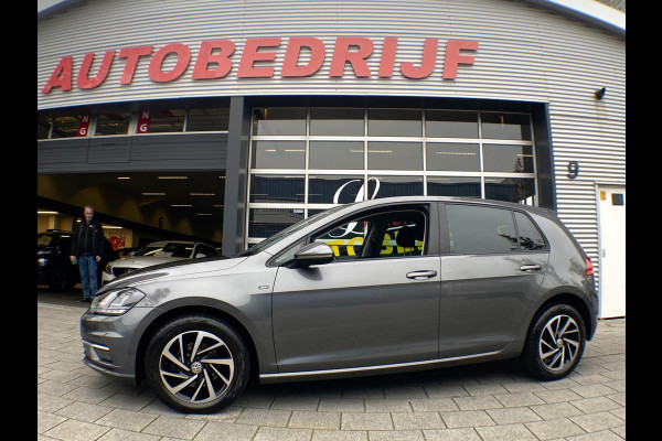 Volkswagen Golf 1.0 TSI Comfortline Business - Navigatie I Airco I LED I PDC I Sport velgen I Dealer onderhouden