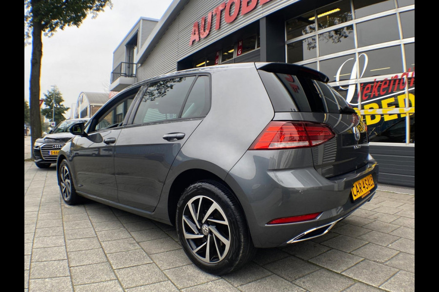 Volkswagen Golf 1.0 TSI Comfortline Business - Navigatie I Airco I LED I PDC I Sport velgen I Dealer onderhouden