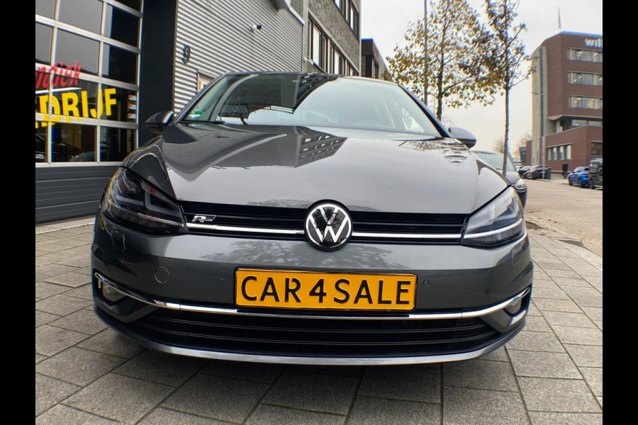 Volkswagen Golf 1.0 TSI Comfortline Business - Navigatie I Airco I LED I PDC I Sport velgen I Dealer onderhouden