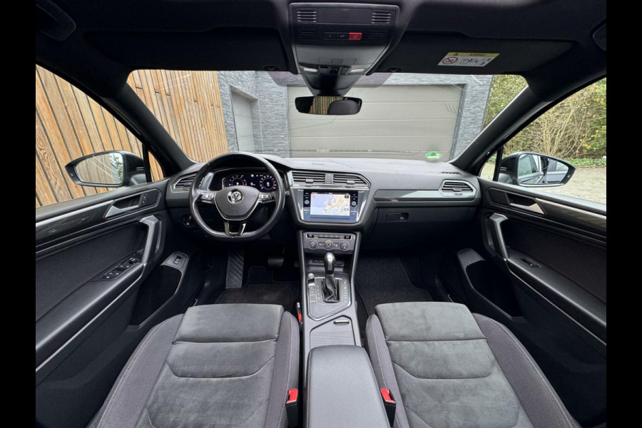 Volkswagen Tiguan Allspace 1.5 TSI R-line Automaat | Panoramadak | Stoelverwarming | Velours bekleding | LED verlichting | Dodehoek detectie | 20 inch lich