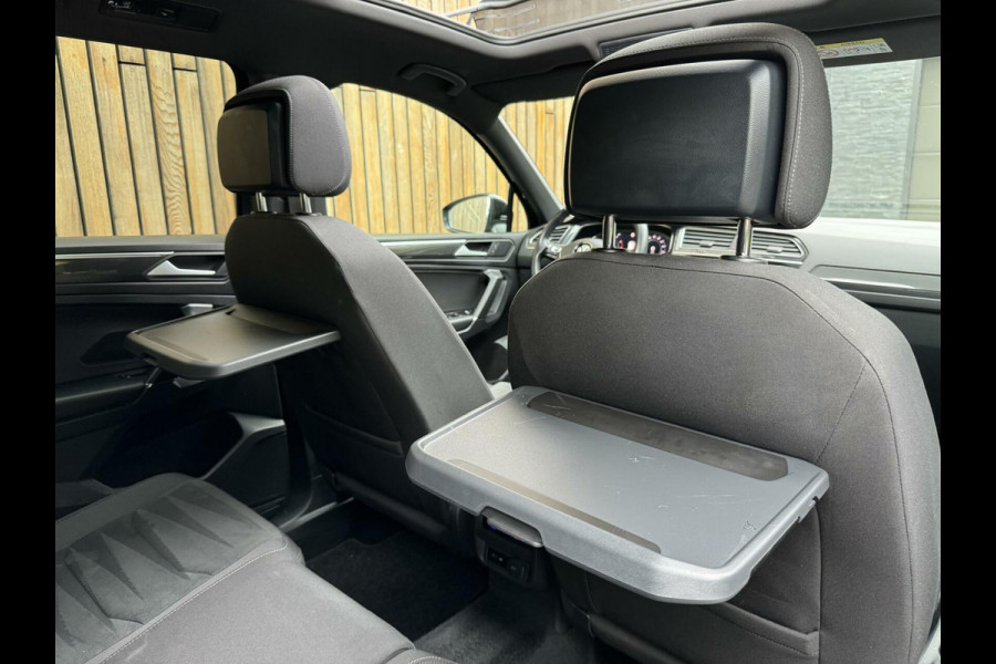 Volkswagen Tiguan Allspace 1.5 TSI R-line Automaat | Panoramadak | Stoelverwarming | Velours bekleding | LED verlichting | Dodehoek detectie | 20 inch lich