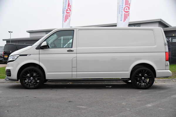 Volkswagen Transporter 2.0 TDI L2H1 30 Bulli Edition Camera, Cruise, Carplay, LED, Automaat, Sensoren, Multimedia, UNIEK!