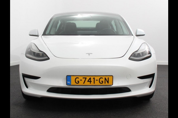 Tesla Model 3 RWD 60 kWh Standard Range Plus | Navigatie | Panorama dak | 360 camera | Parkeersensoren | Stoelverwarming | 19" lichtmetalen velgen | Ledverlichting Leder | Climate Control |