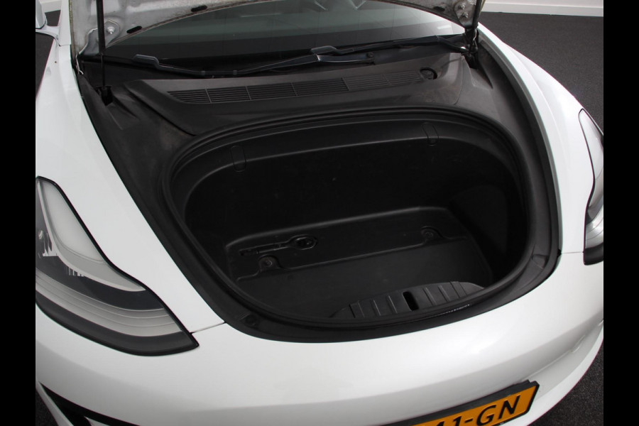 Tesla Model 3 RWD 60 kWh Standard Range Plus | Navigatie | Panorama dak | 360 camera | Parkeersensoren | Stoelverwarming | 19" lichtmetalen velgen | Ledverlichting Leder | Climate Control |