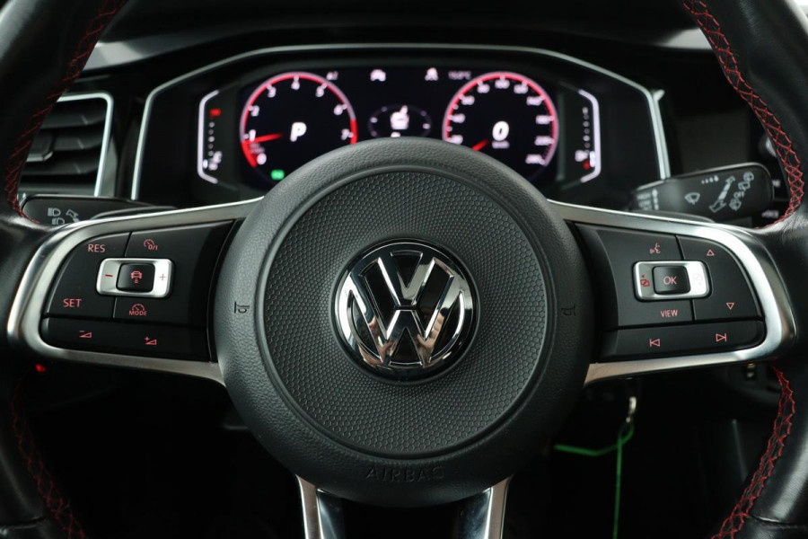 Volkswagen Polo 2.0 TSI GTI | Panoramadak | Carplay | Full LED | Active Info | Stoelverwarming | PDC | Adaptive Cruise | Navigatie