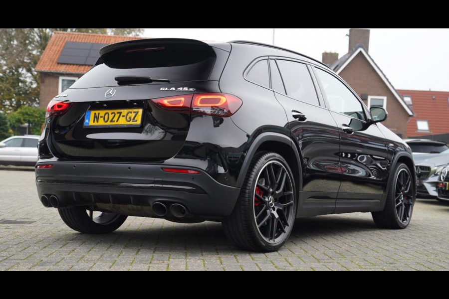 Mercedes-Benz GLA AMG 45 S 4MATIC+ Pano | Kuipstoelen | Carbon | Sfeerverlichting | Sport onderstel | 422 PK |