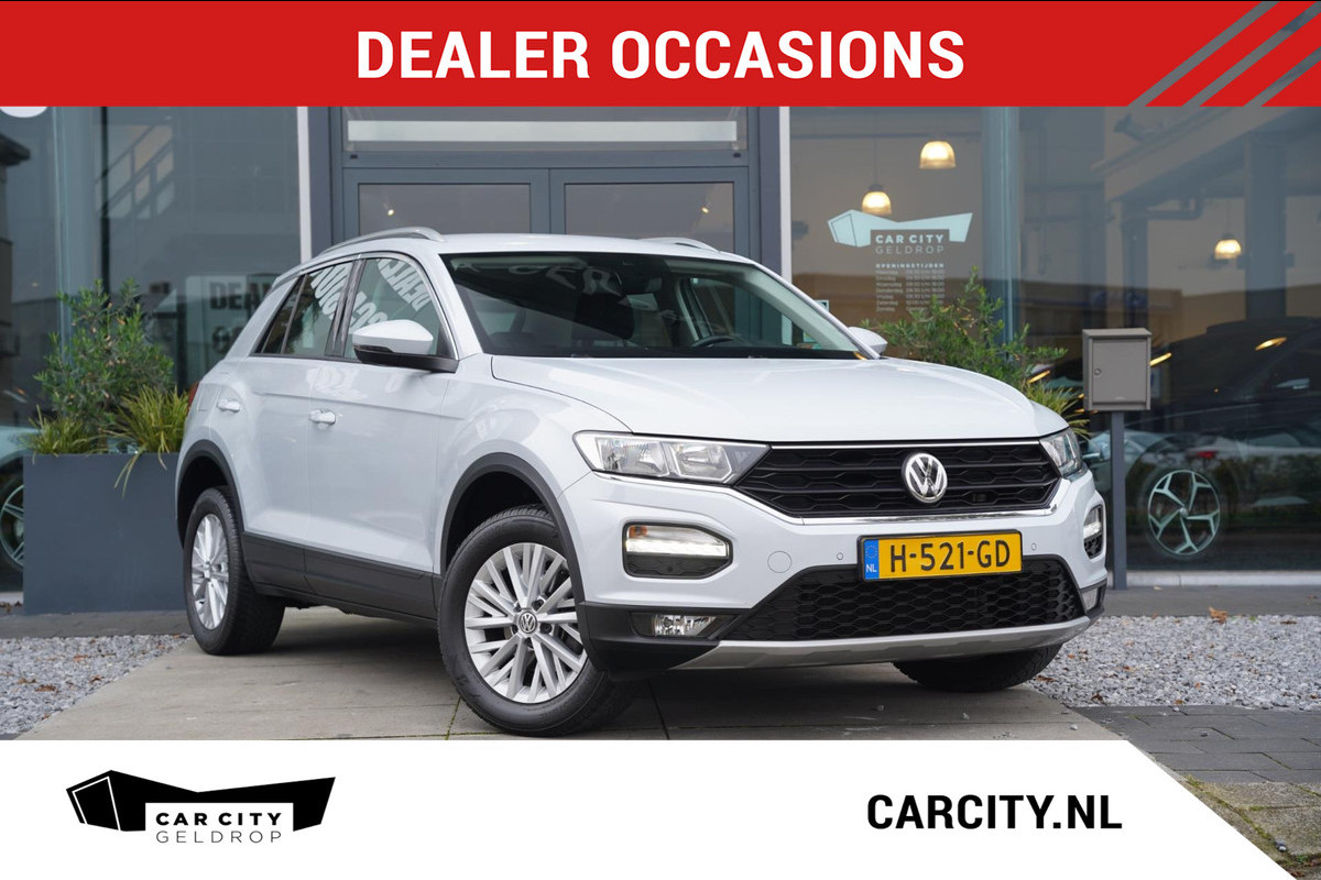 Volkswagen T-Roc 1.5 TSI Style Business / Adaptive / CarPlay / El. kofferbak / Sensoren / Navigatie