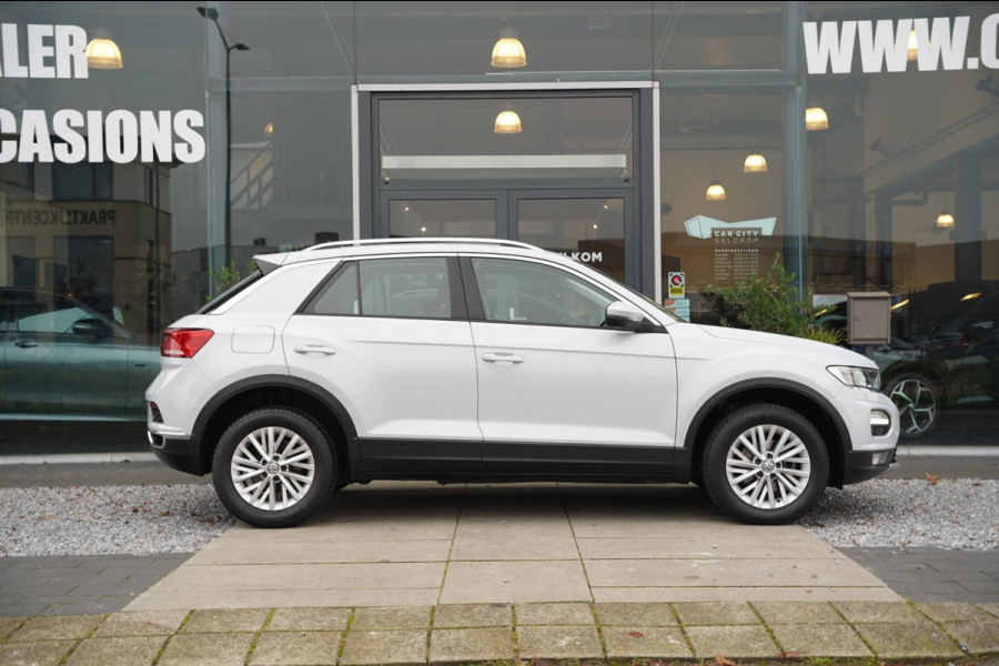 Volkswagen T-Roc 1.5 TSI Style Business / Adaptive / CarPlay / El. kofferbak / Sensoren / Navigatie