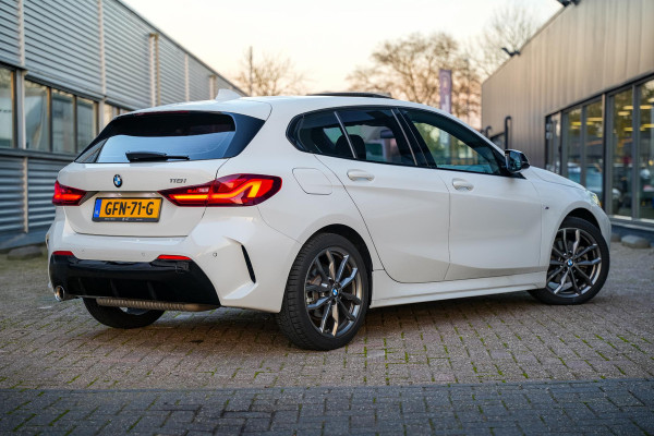 BMW 1-serie 118i Introduction Edition M Pakket Panodak Leer DAB+ Navigatie Stoel Stuurverw.