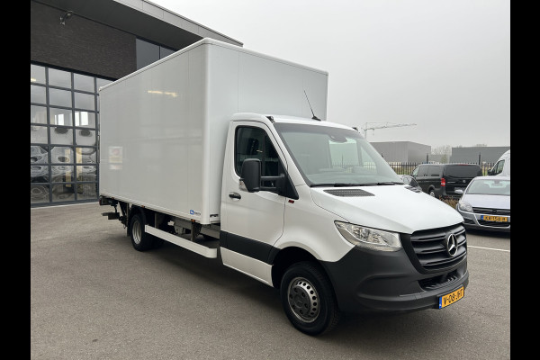 Mercedes-Benz Sprinter 516 CDI Bakwagen / 1000KG Laadklep / MBUX / Camera / Airco / Carplay navigatie